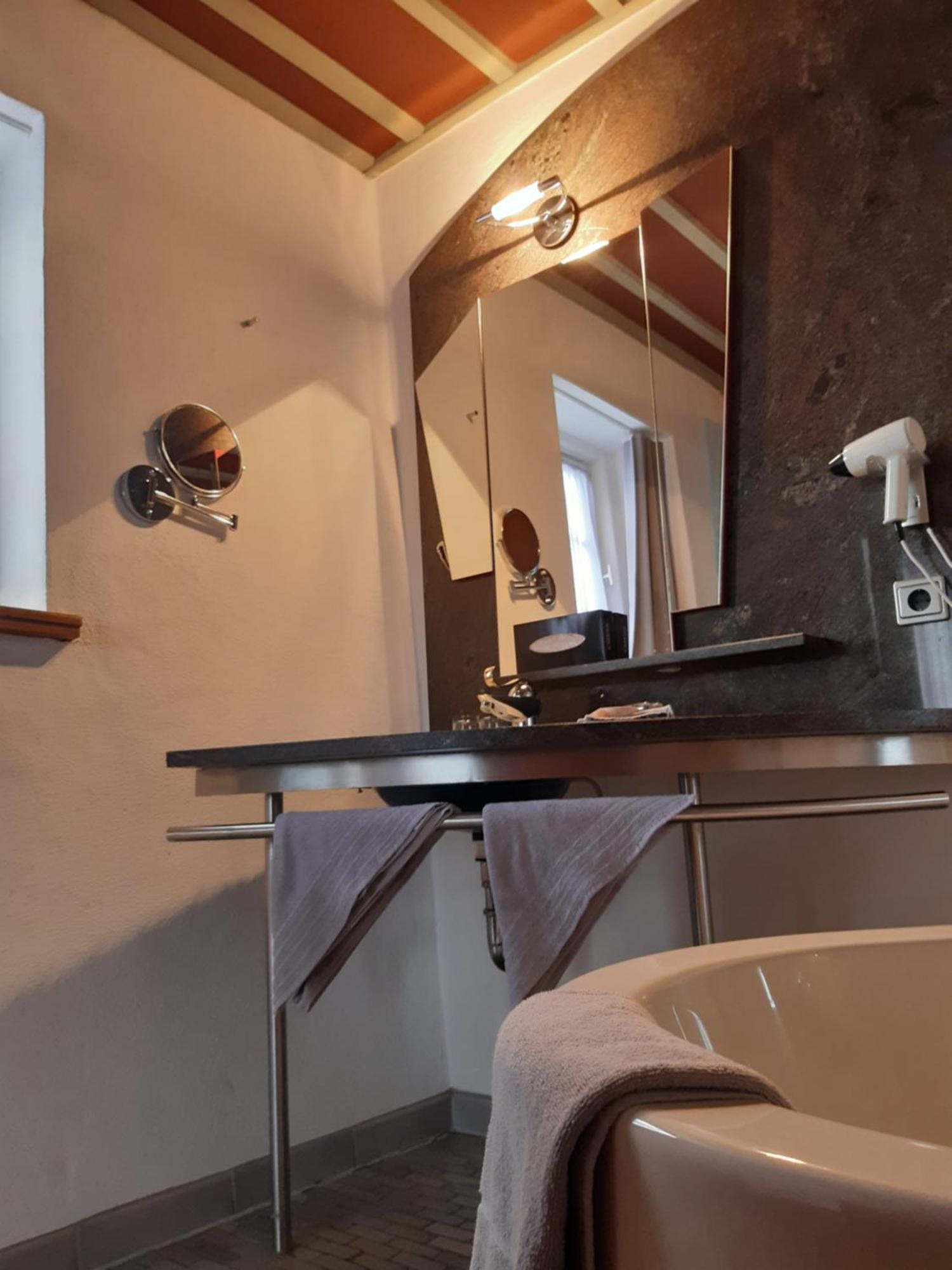 Hotel Schiefes Haus Ulm Habitación foto